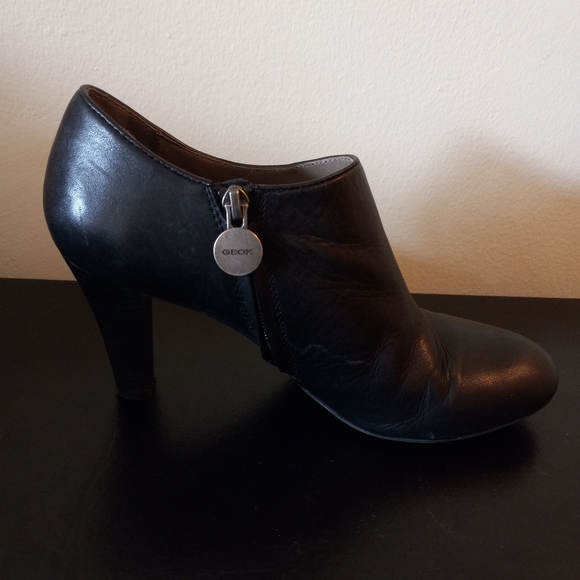 Geox Respira Leather Bootie With Heel 👠 - Picture 3 of 8